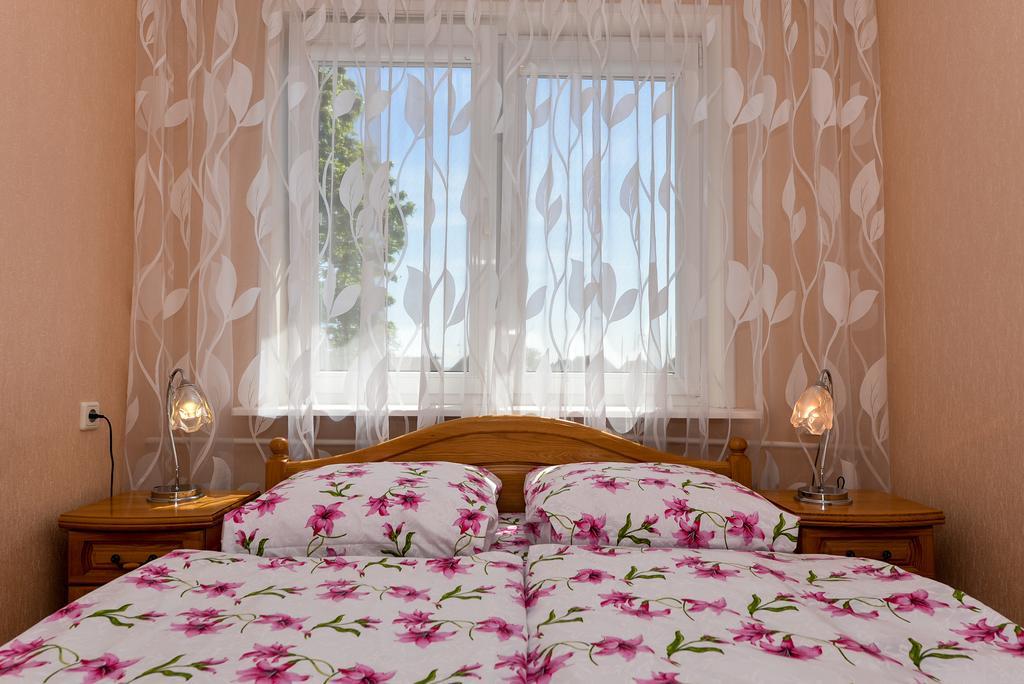 Guesthouse "Nakvyne Pas Zveja" Nagliu Street 니다 외부 사진
