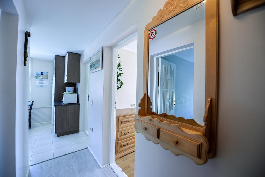 Guesthouse "Nakvyne Pas Zveja" Nagliu Street 니다 외부 사진