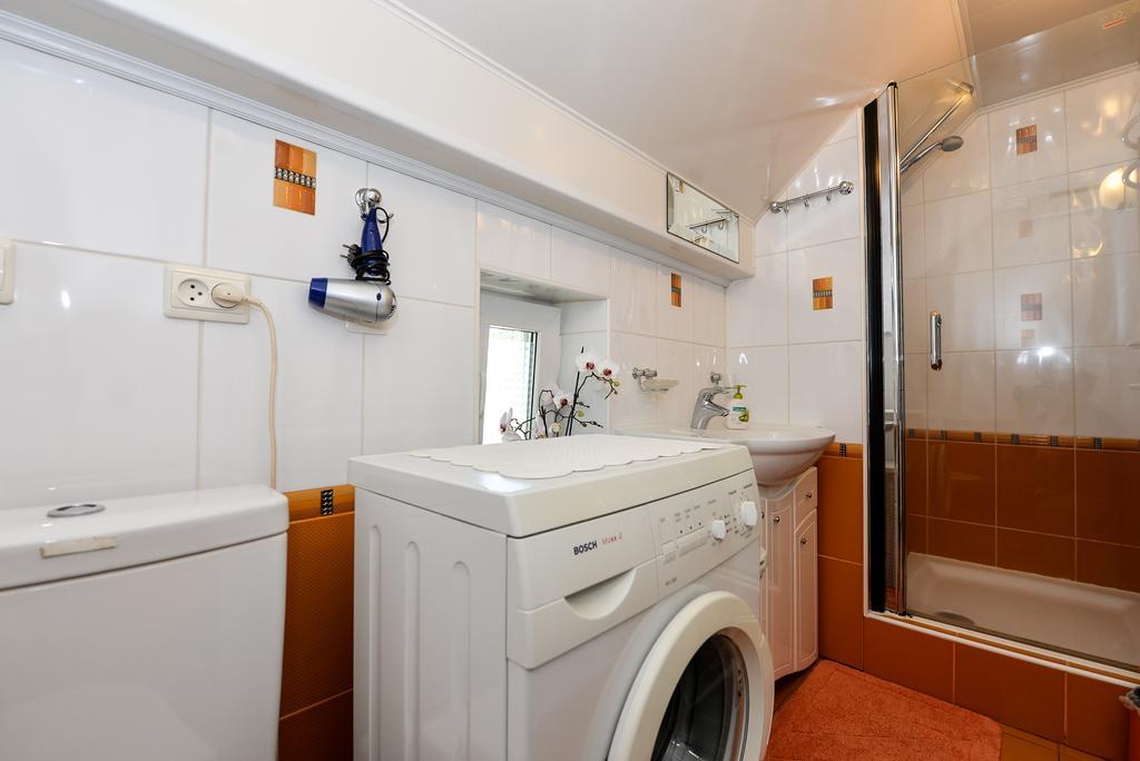 Guesthouse "Nakvyne Pas Zveja" Nagliu Street 니다 외부 사진