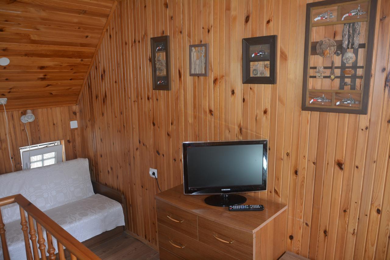 Guesthouse "Nakvyne Pas Zveja" Nagliu Street 니다 외부 사진